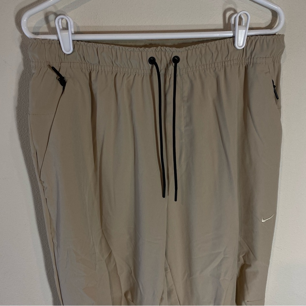 Nike Unlimited Dri-FIT Khaki Jogger Pants Zippers Training $80 - Size Large